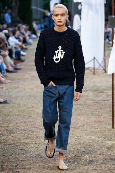 Look 22